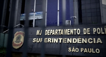 Carla Zambelli e hacker da vaza jato são alvos de operação da PF